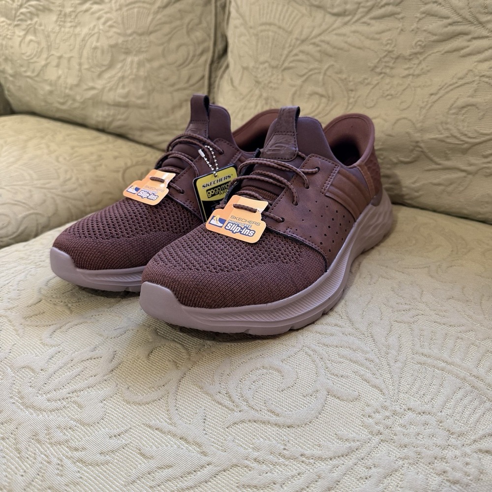 SKECHERS Garner Newick Men 9 Shoes Dark‎ Brown Slip-ins Relax Fit Sneaker 210803